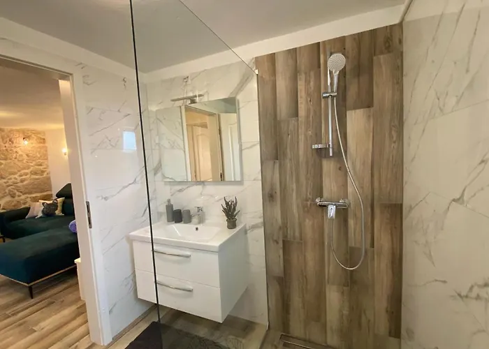 Veronika Daire Risika